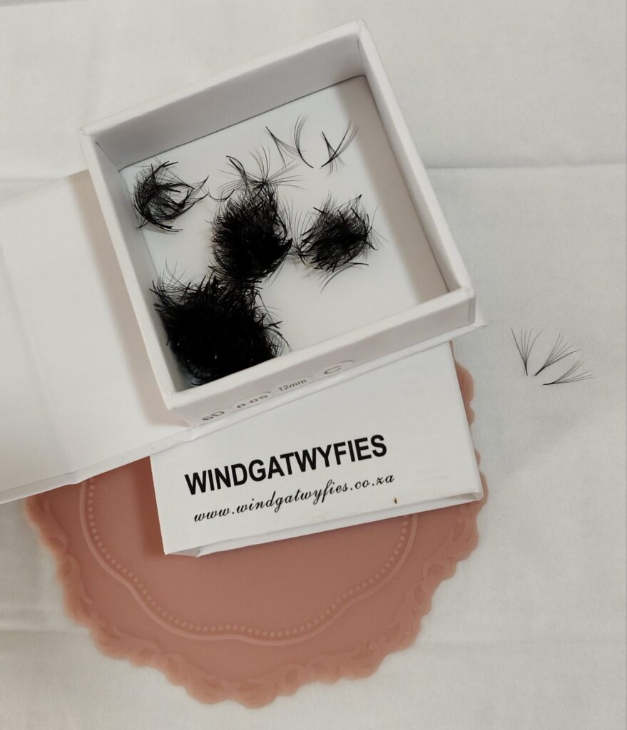 5D CC Curl 0.05 Pro-made Volume lash fans - 500's